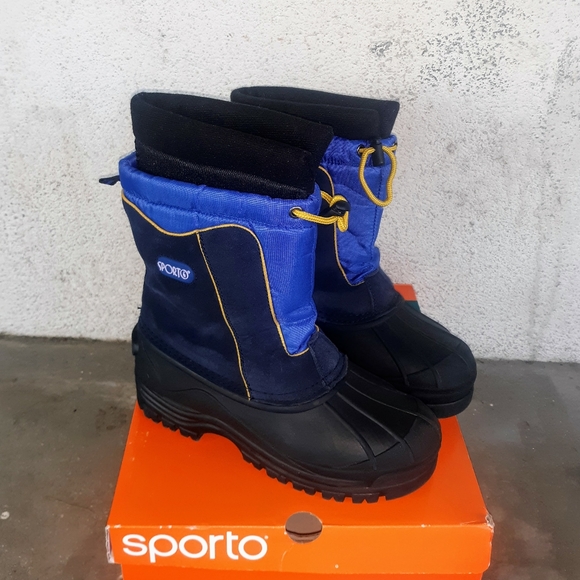 snow boots size 5